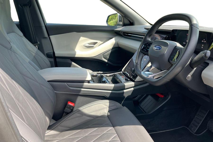 Ford Explorer Photo autoimg-9a2747792fa6803f802fe5d34f1507e8a53476a9.jpg