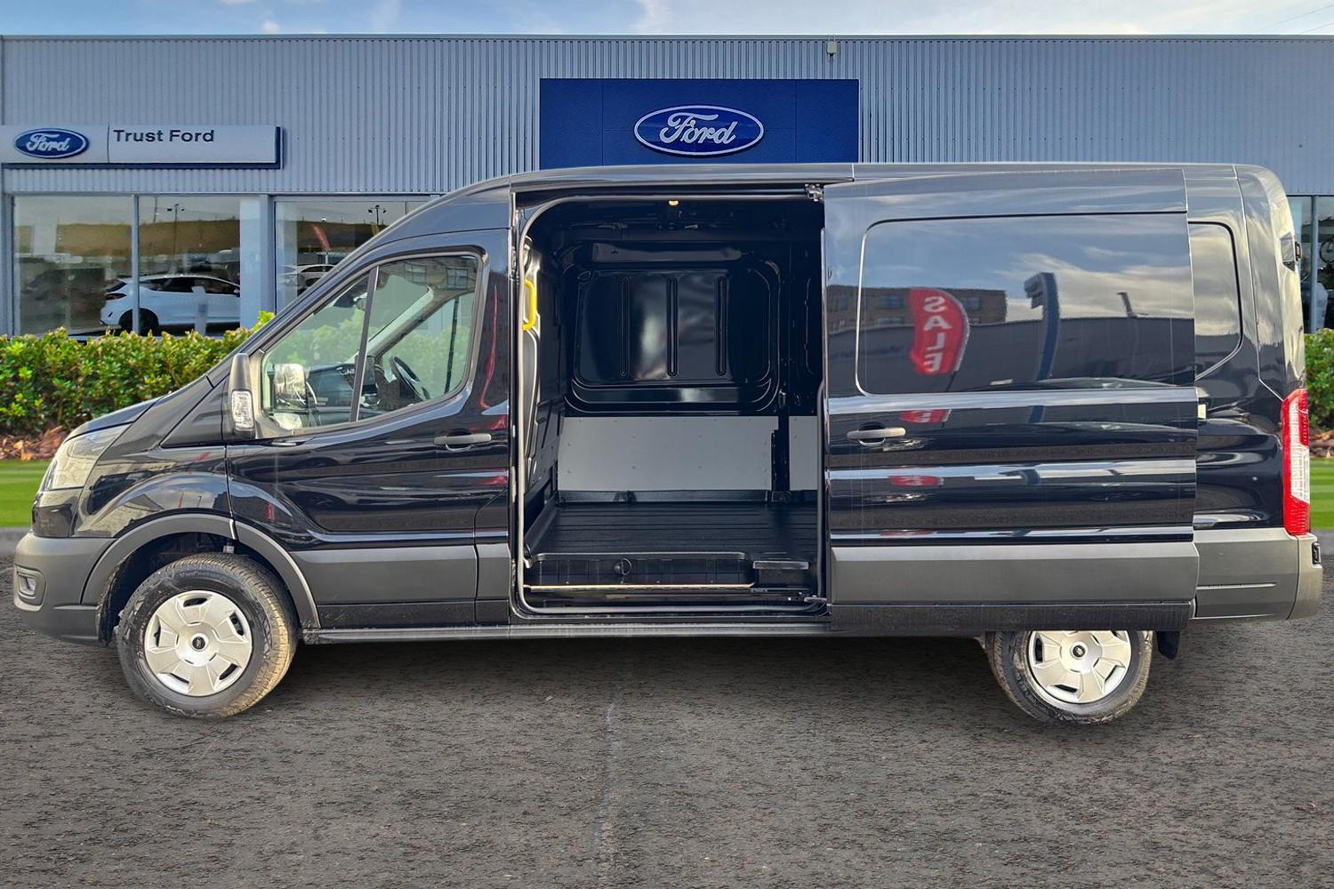 Ford E-TRANSIT Photo 4