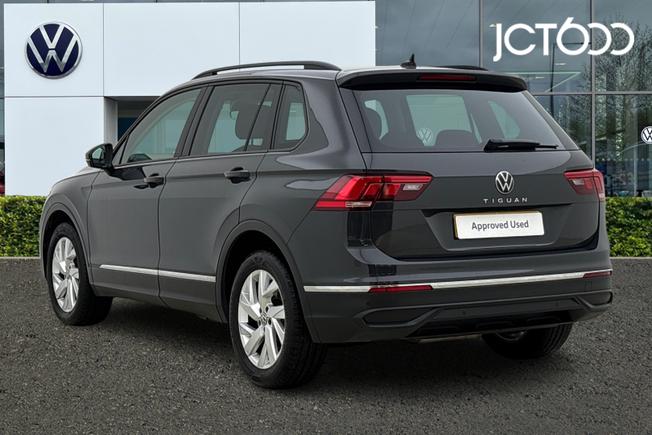 VOLKSWAGEN Tiguan Photo 3