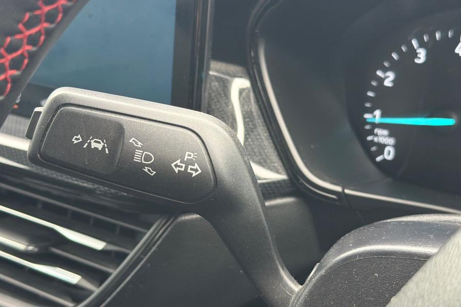 FORD FOCUS Photo autoimg-9a36c60733a0483afae95e4a6315d9ebe59d46d3.jpg