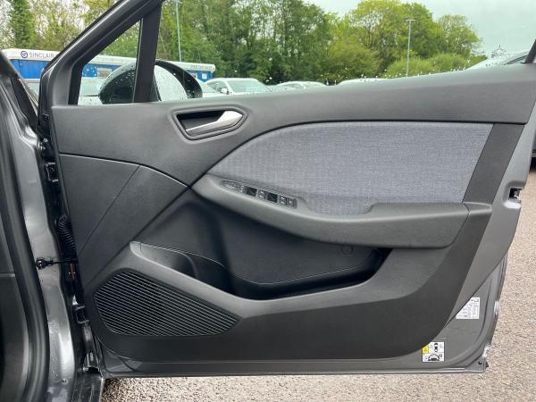 Renault Clio Photo autoimg-9a3889e5e7215265d0102288c36745d45cbd352a.jpg