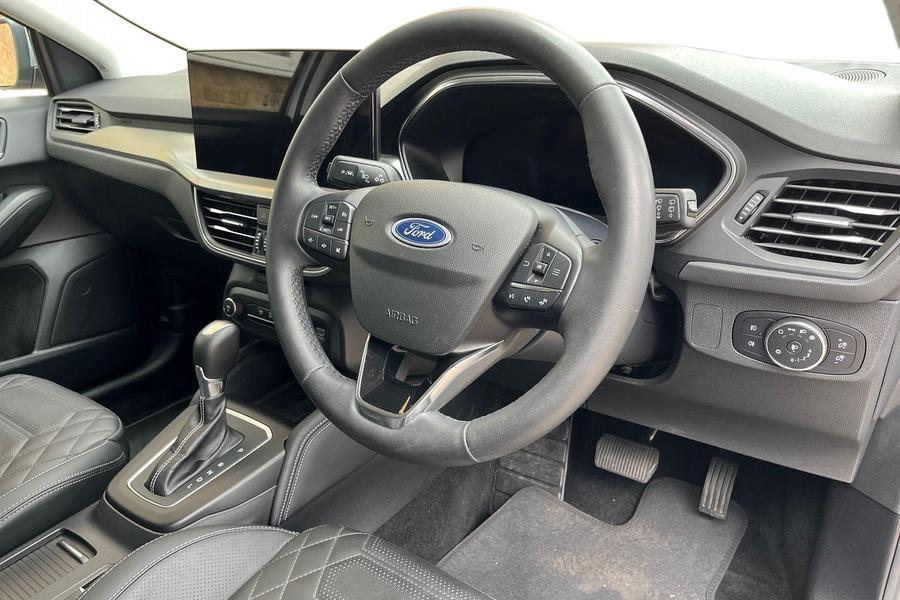 Ford FOCUS Photo autoimg-9a3e80b55f0359abab7c81062e5531f09973ed66.jpg