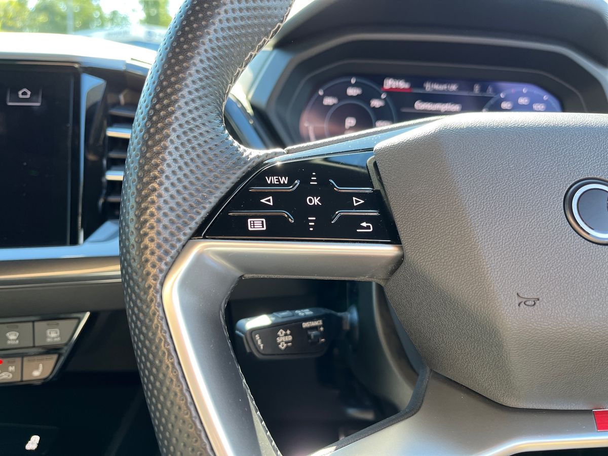 Audi Q4 e-tron Photo 15