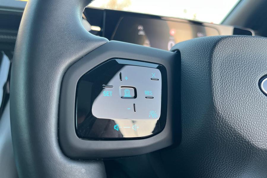 Ford Explorer Photo autoimg-9a4291c6e445587f394eb9caaf4ada4eaa1abbdc.jpg