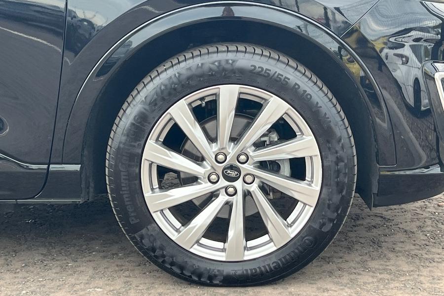 Ford Kuga Photo autoimg-9a434fbf8f05e78a0e202cf796b649ad2459bf8b.jpg