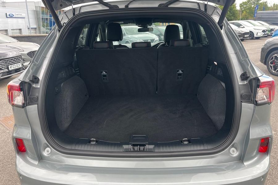 Ford Kuga Photo autoimg-9a439fe6f199fc21f377276ce5446eef315abe7f.jpg