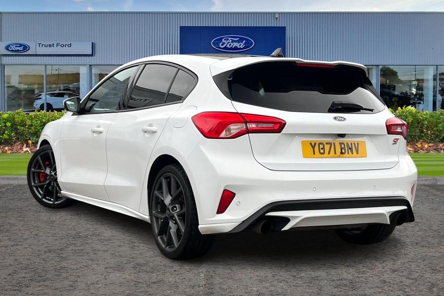 Ford FOCUS Photo autoimg-9a44f8ad12359e81b0411e3388bf99ad41ab84f5.jpg