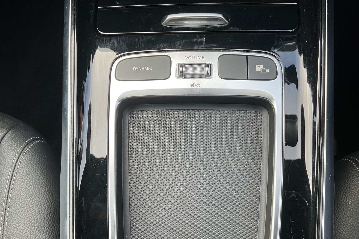 Mercedes-Benz GLB Photo 27