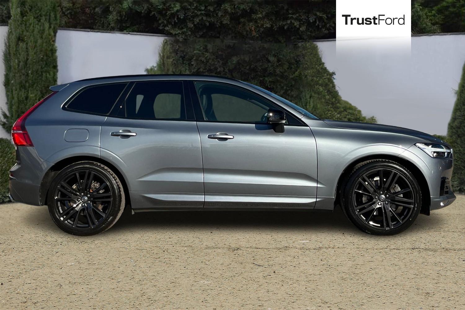 Volvo XC60 Photo 2