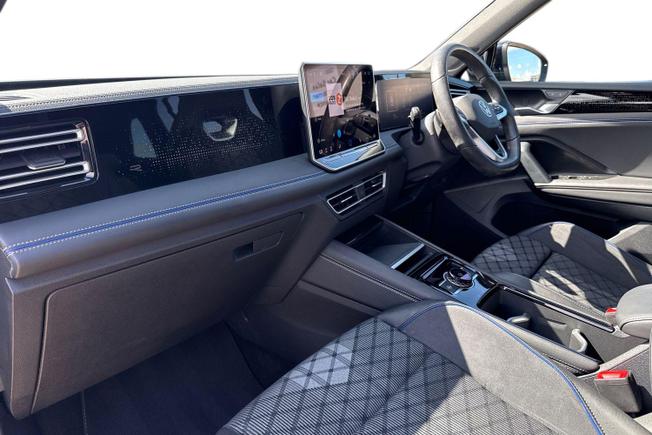 VOLKSWAGEN Tiguan Photo 2