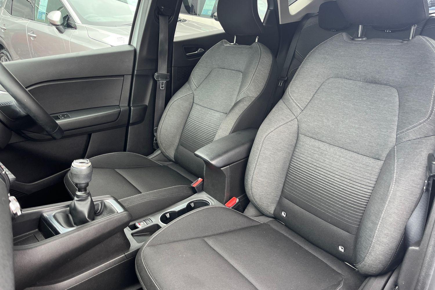 Renault CAPTUR Photo 18