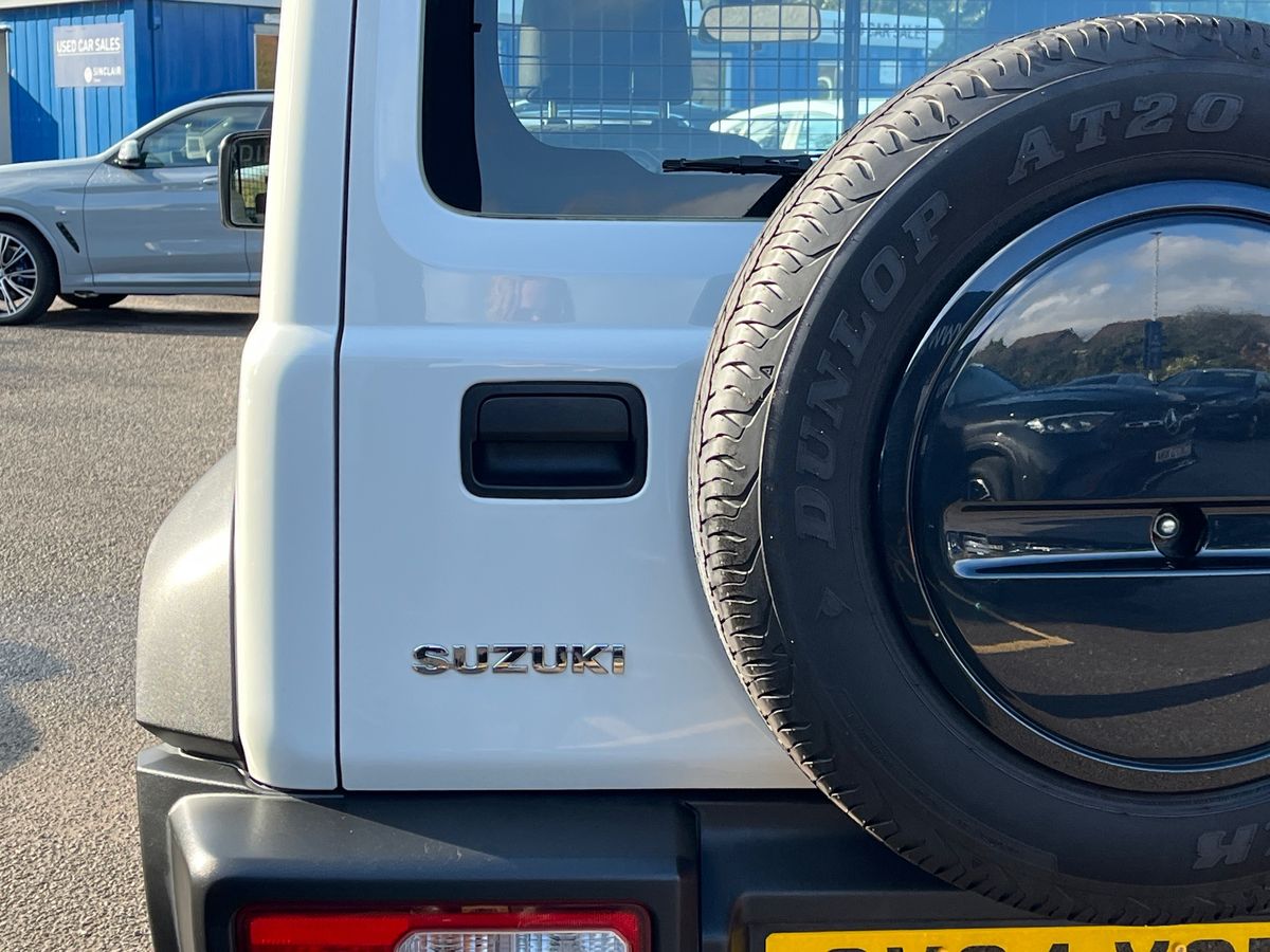 Suzuki Jimny Photo 16