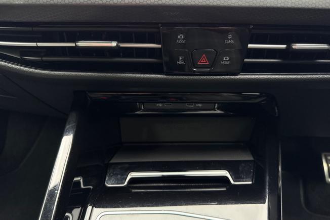 VOLKSWAGEN Golf Photo 22