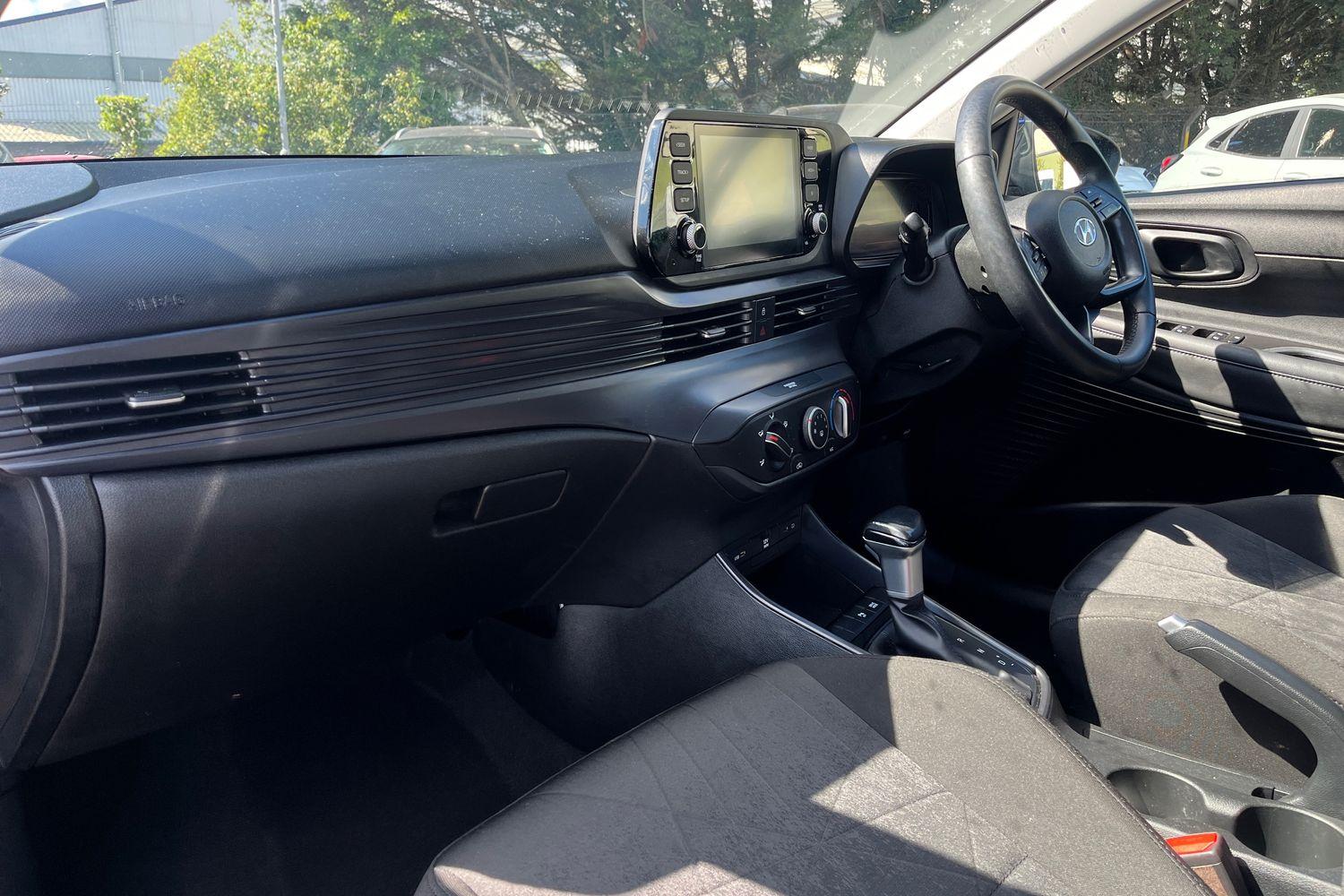 Hyundai BAYON Photo 17