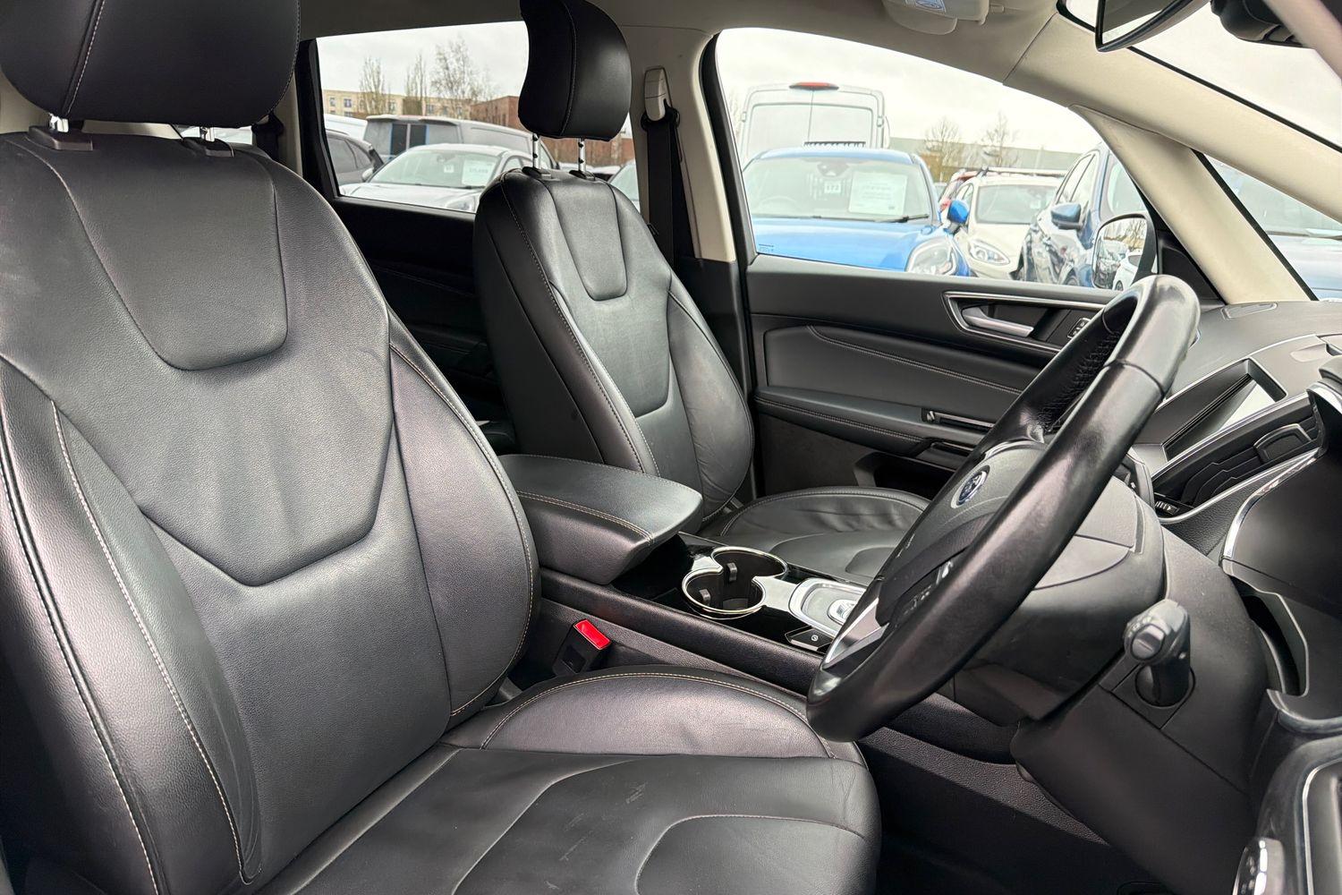 Ford S-MAX Photo 16