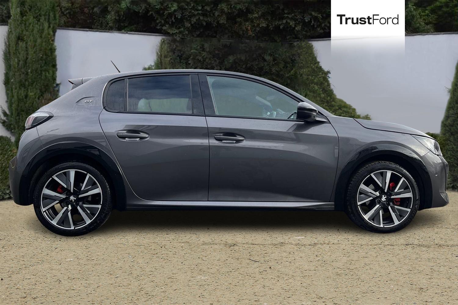Peugeot 208 Photo 2