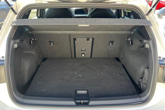 Volkswagen Golf Photo autoimg-9a66c352efe1dad6a90c66fdb684aa6209fe6f05.jpg