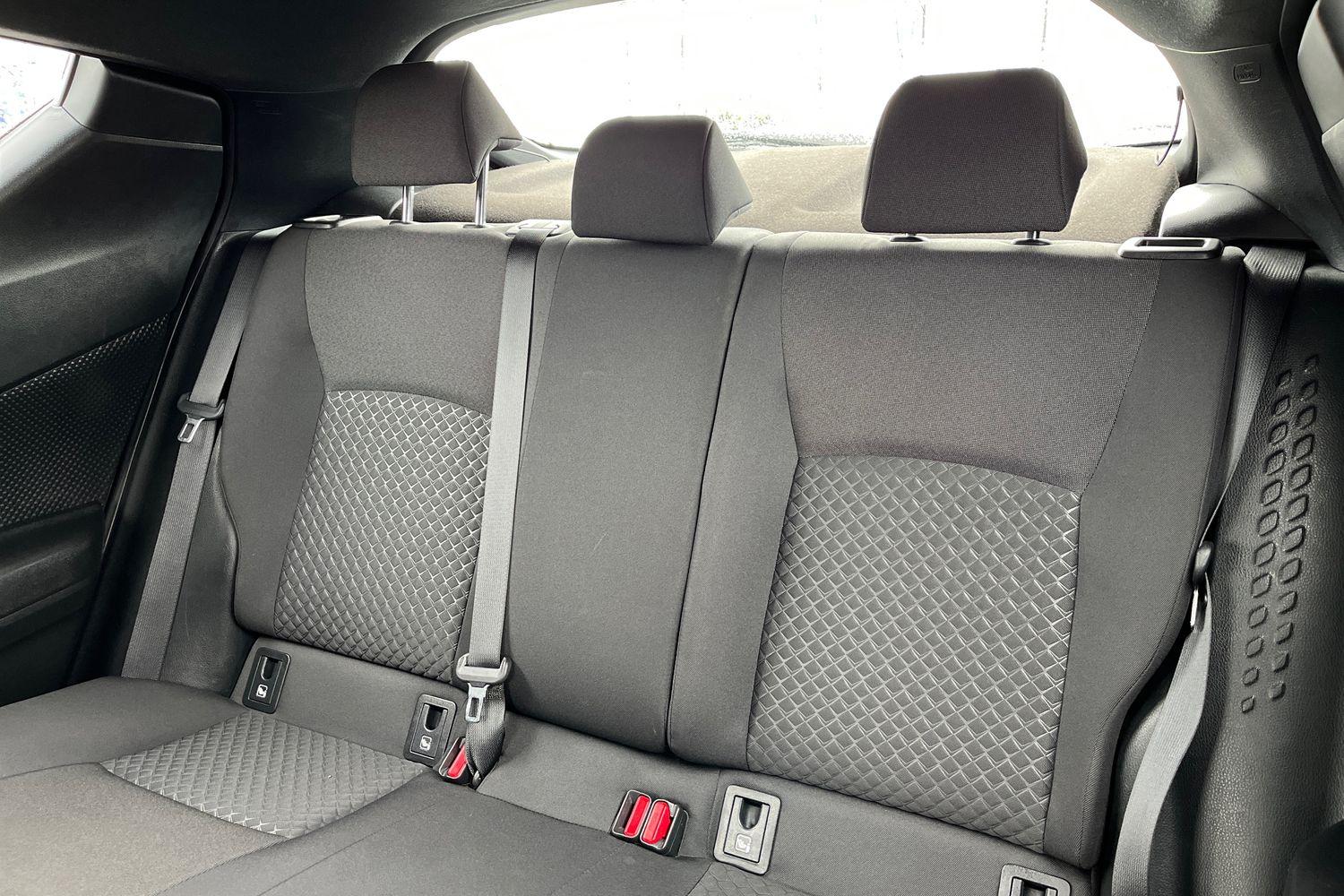Toyota C-HR Photo 19