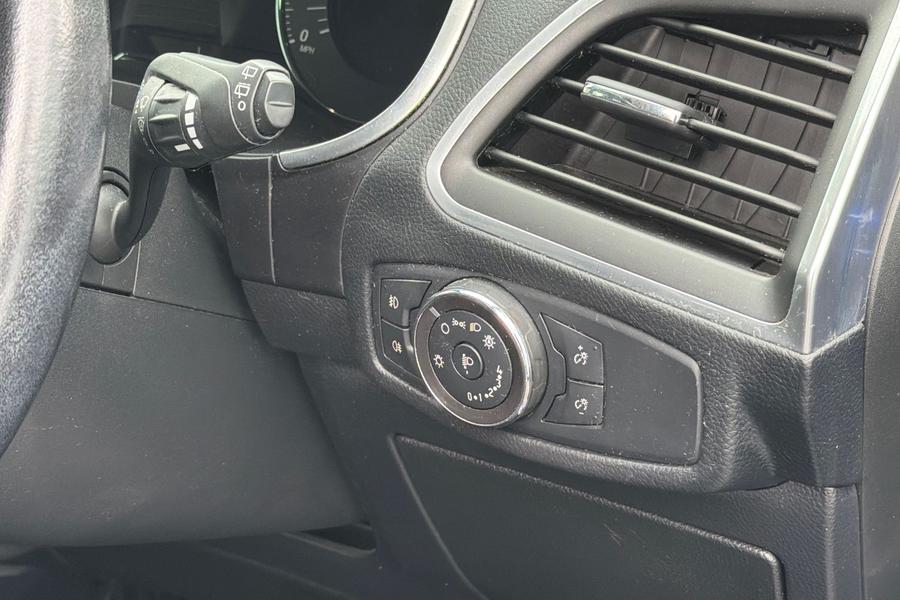 Ford GALAXY Photo autoimg-9a6cec1eff9126ae2a07b05e192ee3e4303a4a3b.jpg