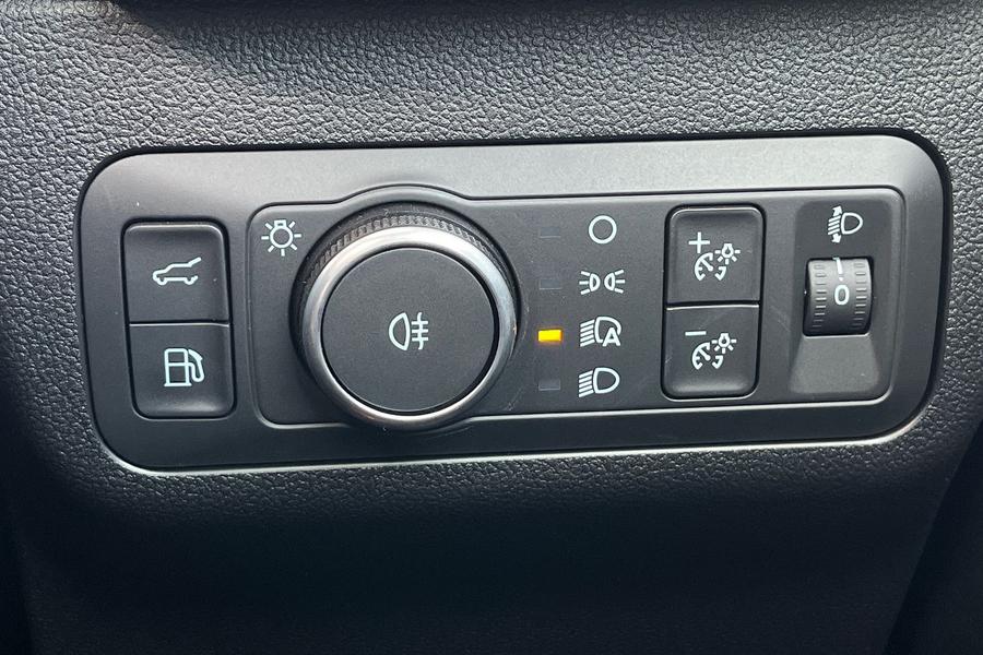 Ford Kuga Photo autoimg-9a6ed65a39221869325539e8d1eaa0aa2c2d4458.jpg