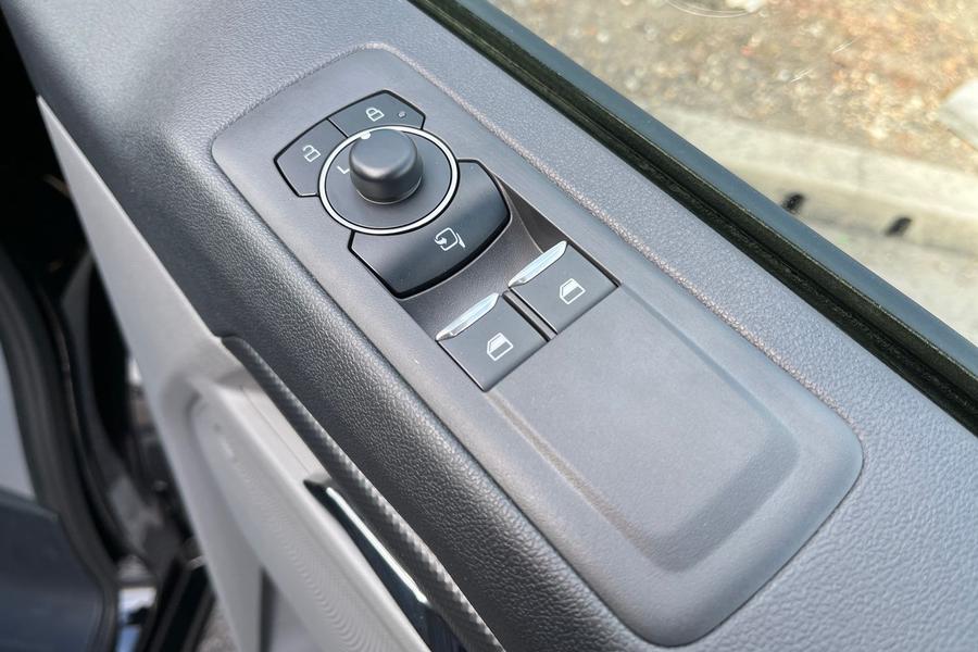 Ford Transit Custom Photo autoimg-9a70625fbb45db6d8be0d9dd63319a620fa97f7c.jpg
