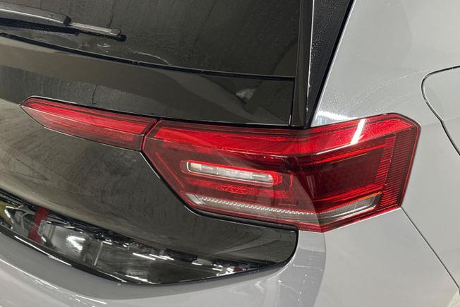 VOLKSWAGEN ID.3 Photo 18