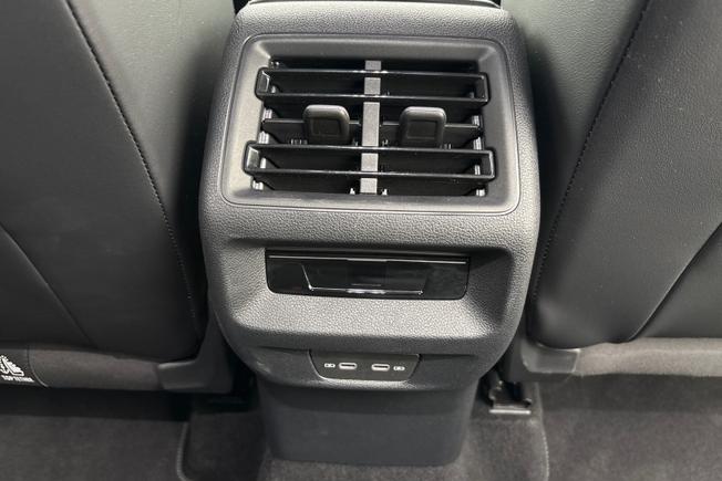 VOLKSWAGEN Tiguan Photo 25