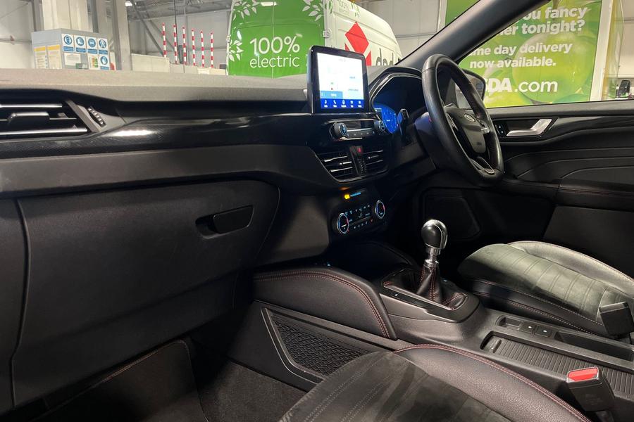 Ford KUGA Photo autoimg-9a75140b43abd0289e509ece85f956d47e307291.jpg