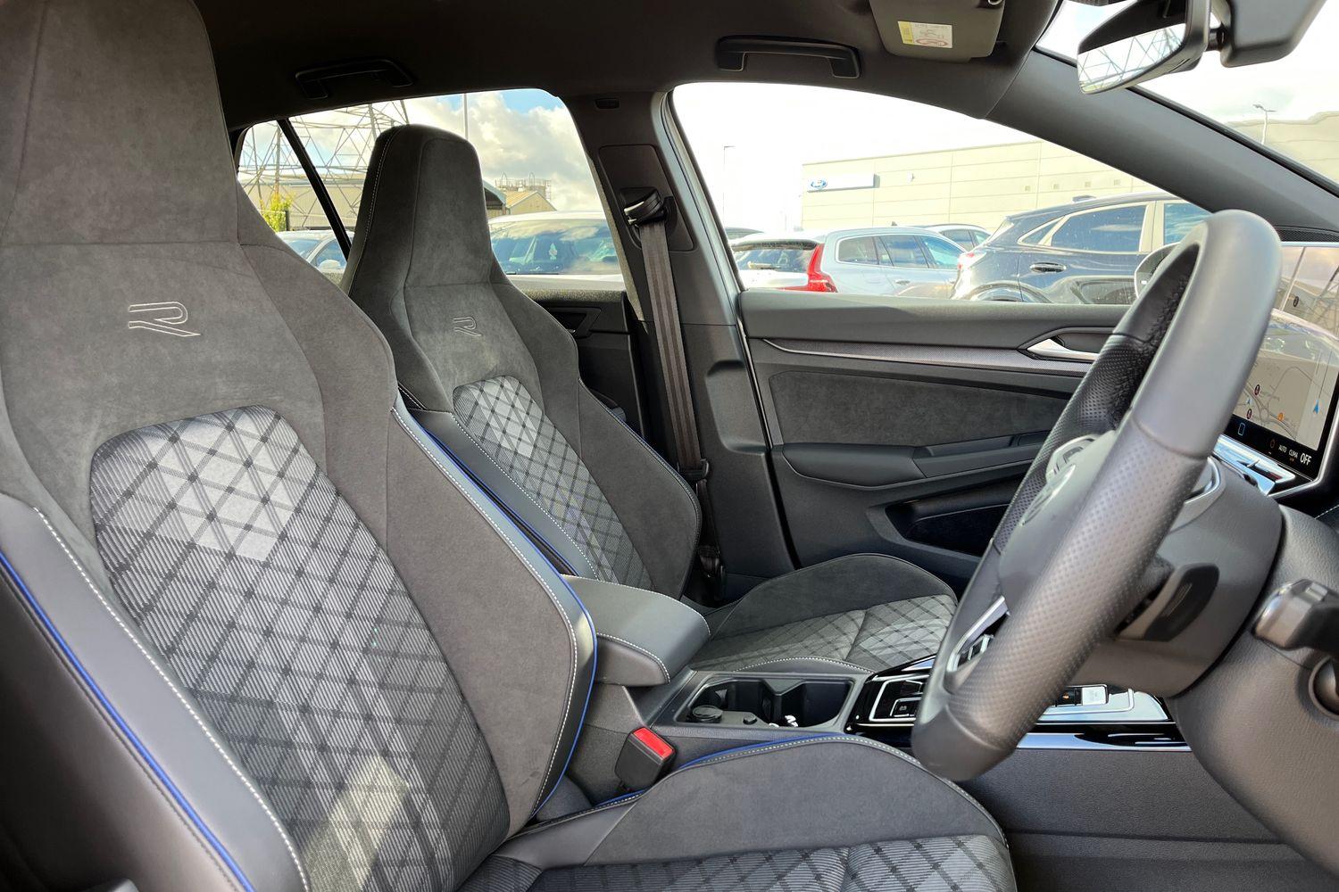 Volkswagen Golf Photo 16