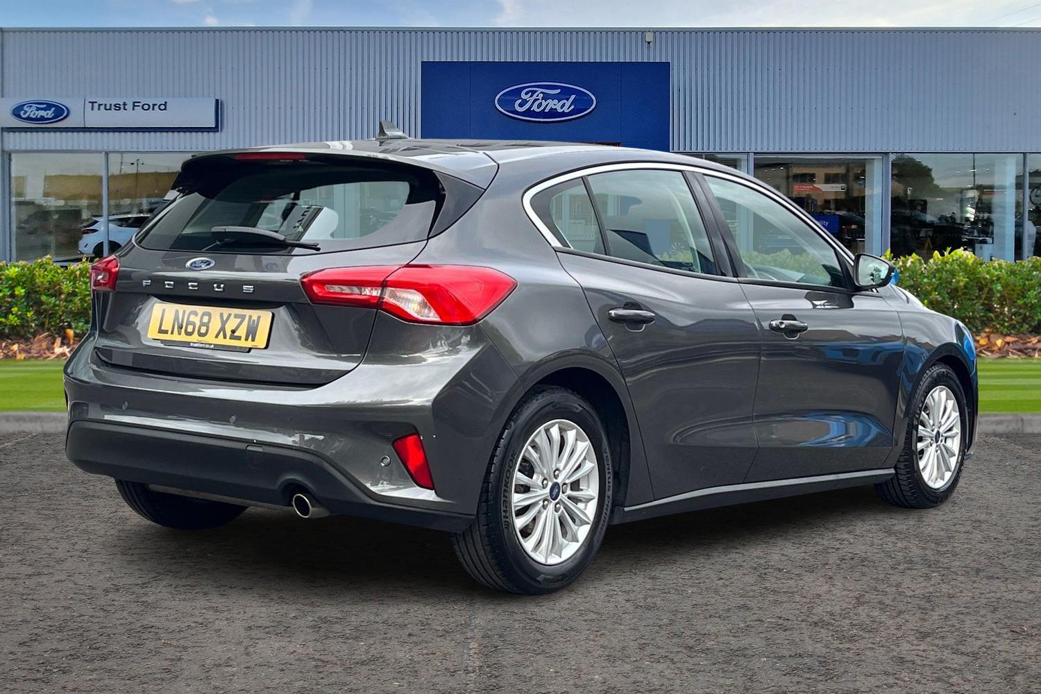 Ford FOCUS Photo 3