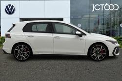 VOLKSWAGEN Golf Photo 4