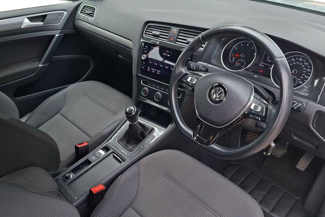 VOLKSWAGEN Golf Photo 6
