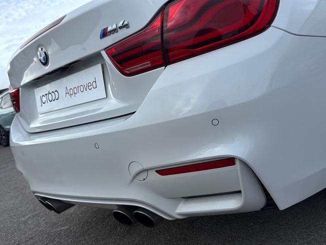 BMW M4 Photo 25