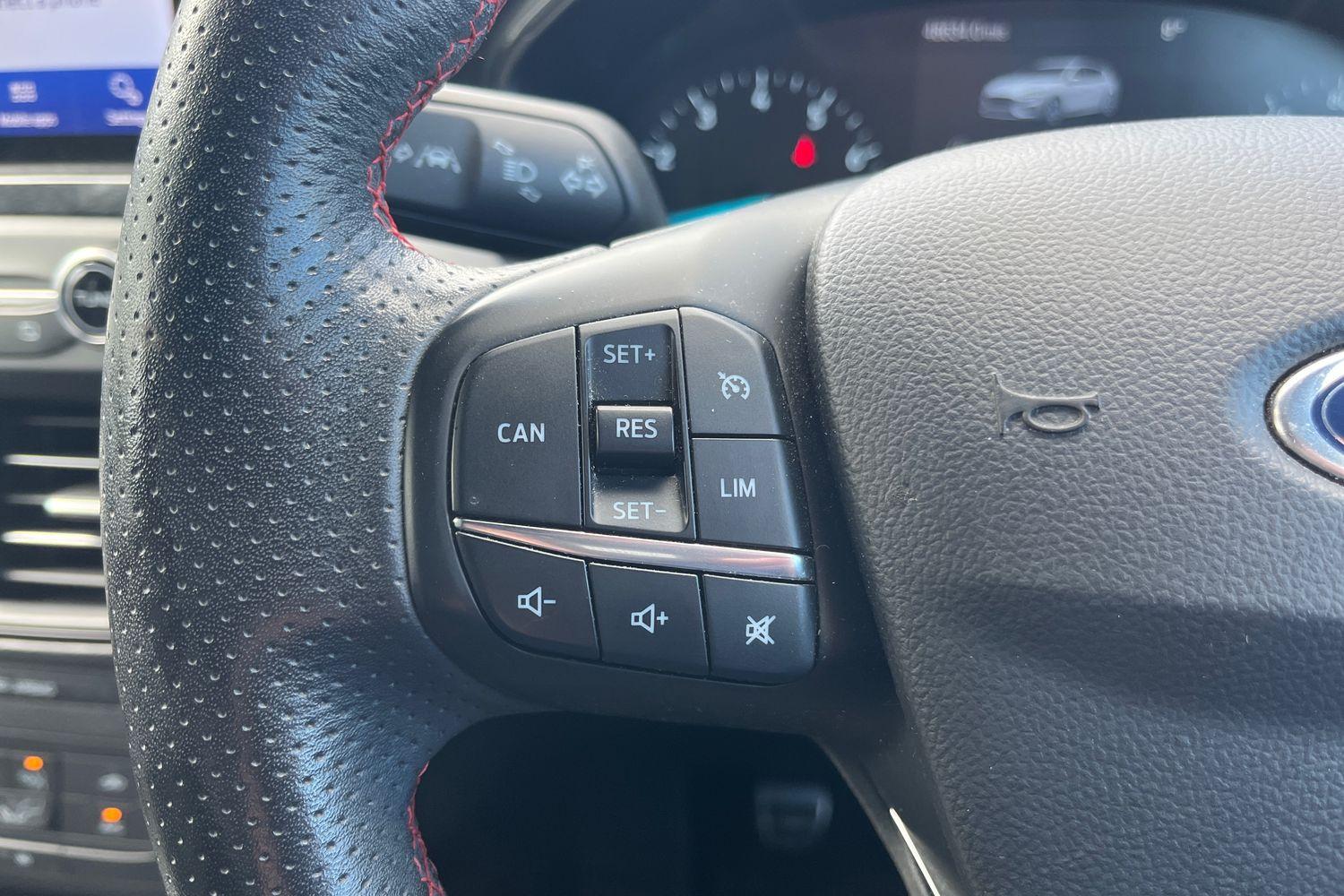 Ford FOCUS Photo 39