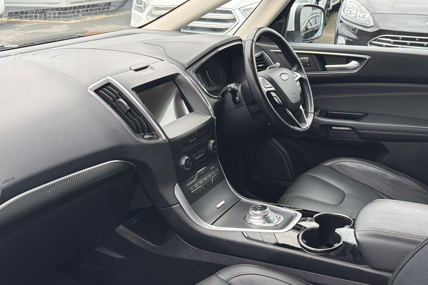Ford S-MAX Photo 17