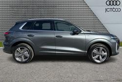 AUDI  Q3 SUV Photo 4