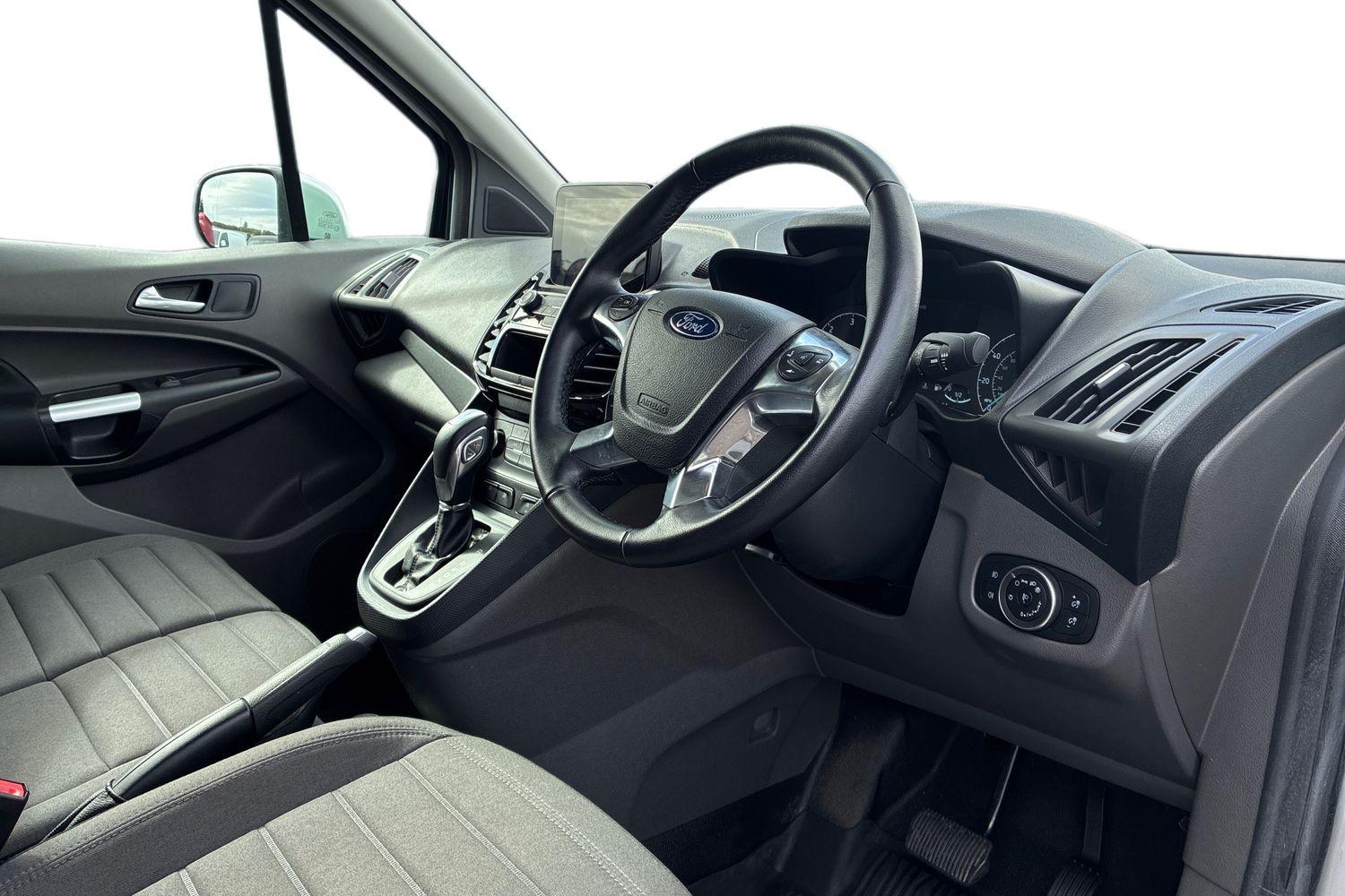 Ford TRANSIT CONNECT Photo 13