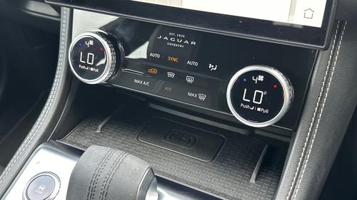 Jaguar F-PACE Photo autoimg-9a907461f959f757028735094ce3a5eccb889934.jpg