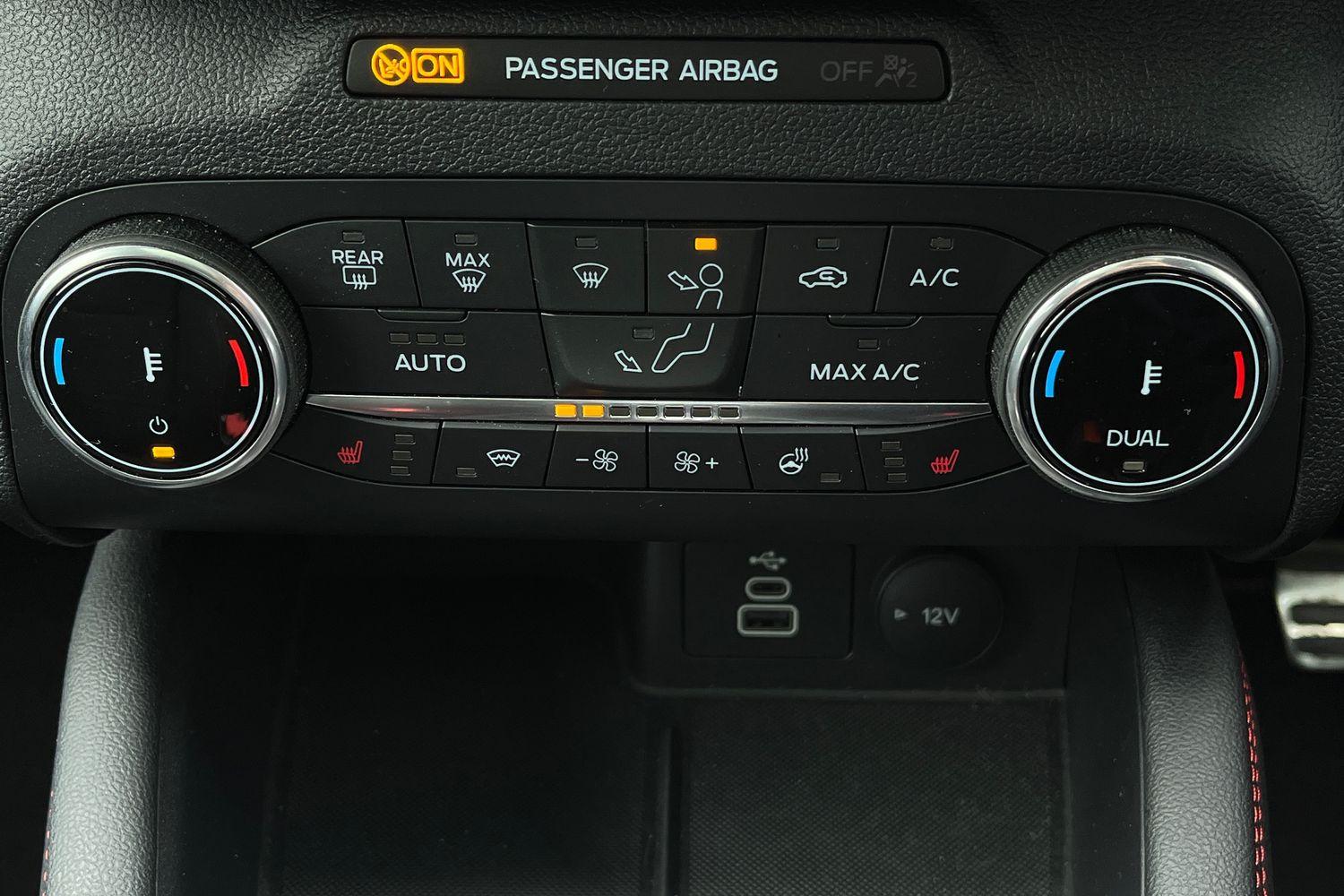 Ford KUGA Photo 36