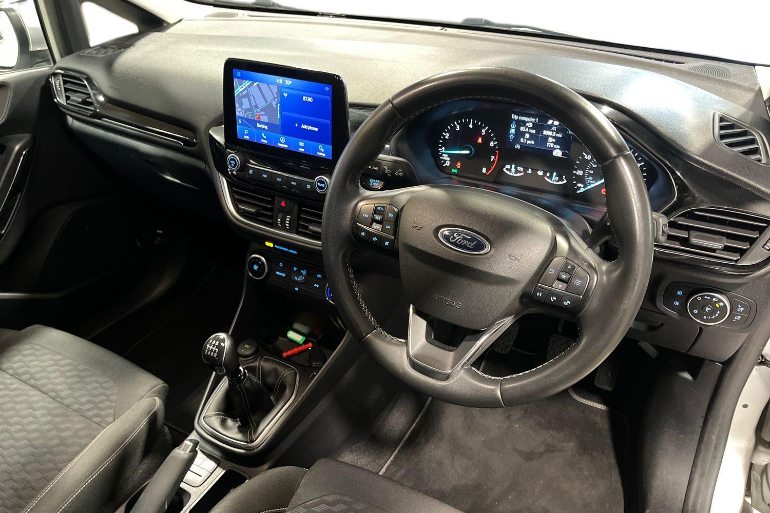 Ford FIESTA Photo 8