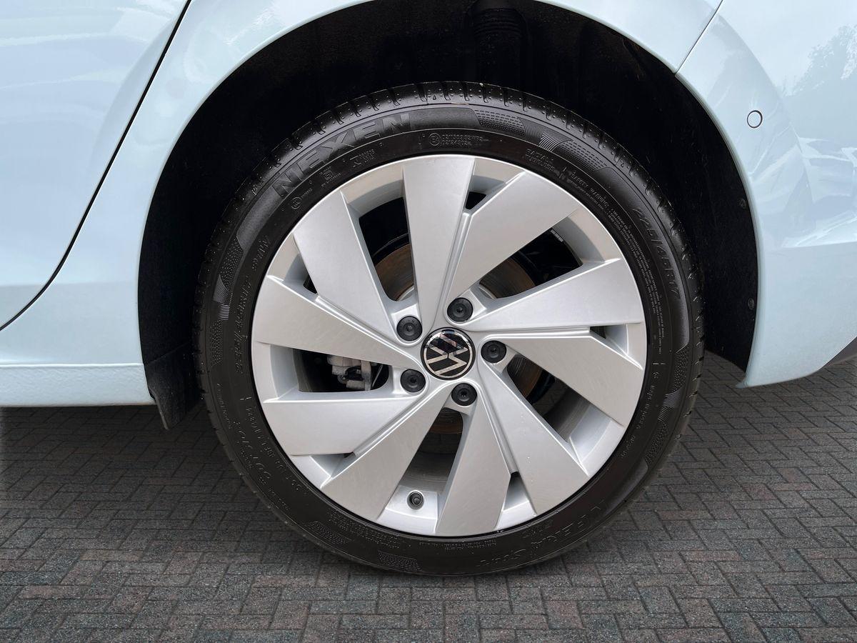 Volkswagen Golf Photo autoimg-9a9439086e53805c164422e4e9e8ae3a373d7642.jpg