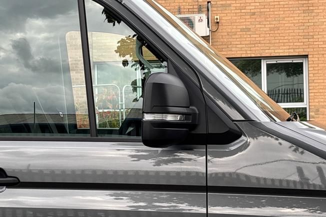 VOLKSWAGEN Crafter Photo 20