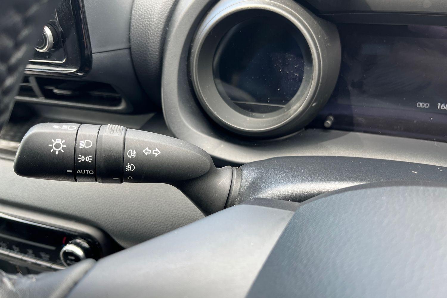 Toyota YARIS Photo 13