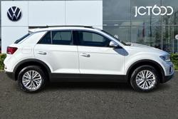 Volkswagen T-Roc Photo 4