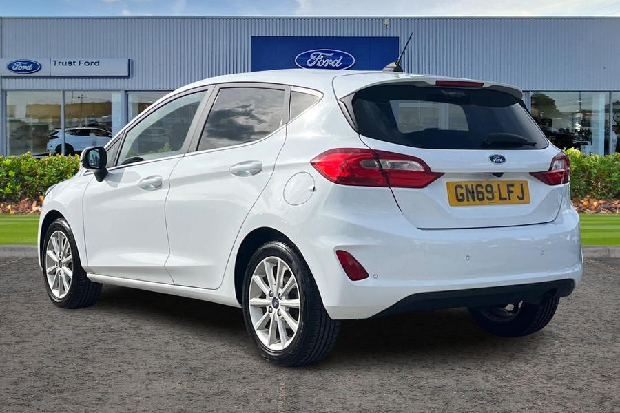 Ford Fiesta Photo autoimg-9a9d7cd553be04513b45d8a4945a282a80132398.jpg
