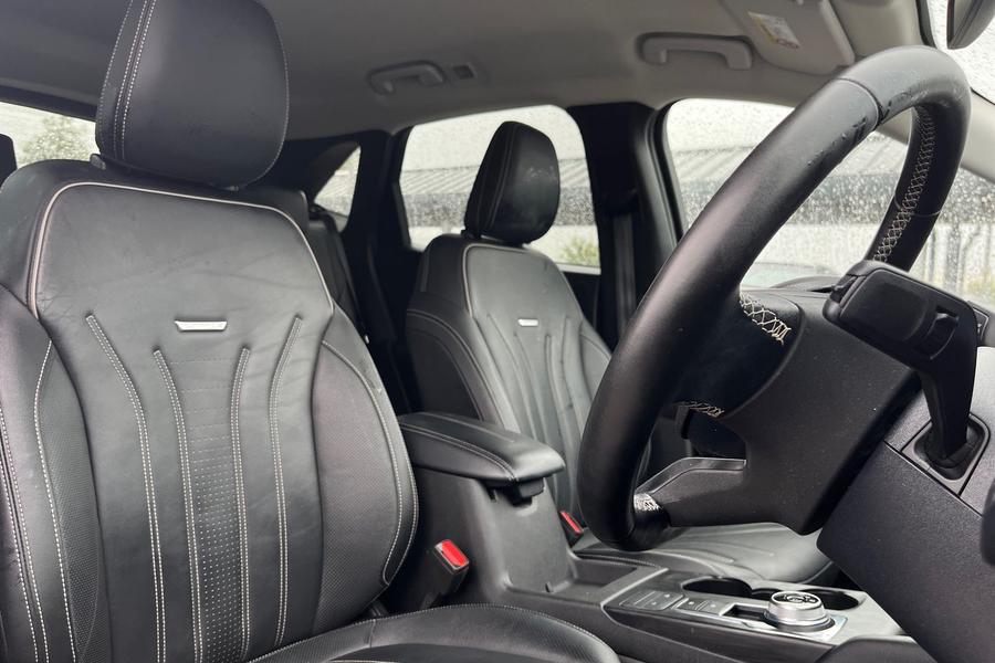 Ford Kuga Photo autoimg-9aa1bd362a6399f11122caa3fd33d350ba24e5c9.jpg