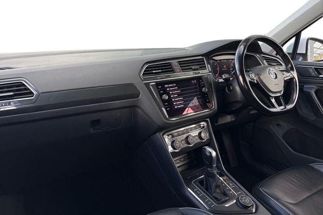 VOLKSWAGEN Tiguan Photo 2