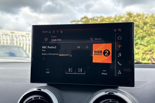 AUDI Q2 Photo 13