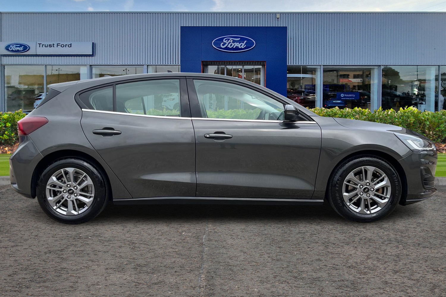 Ford Focus Photo 2