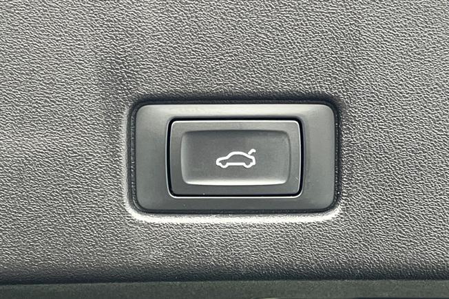 AUDI Q4 e-tron Photo 39